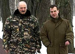 Лукашенко одел на встречу c Медведевым военный бушлат (Фото, видео)